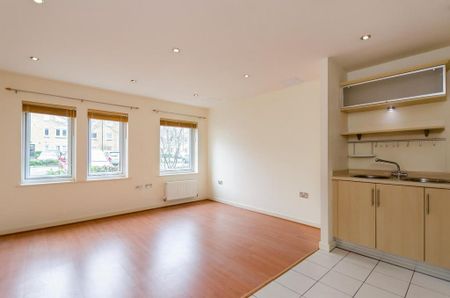2 bedroom flat to rent - Photo 2