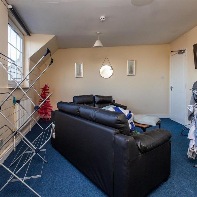 3 bedroom apartment to rent - Photo 1