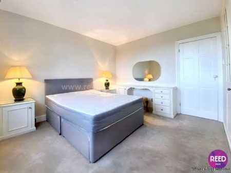 3 bedroom property to rent in London - Photo 3