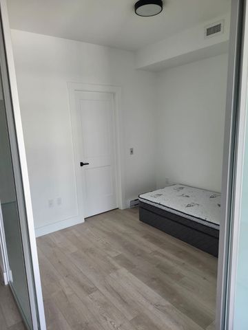 Studio for Rent 620 Coronation Avenue - Photo 4