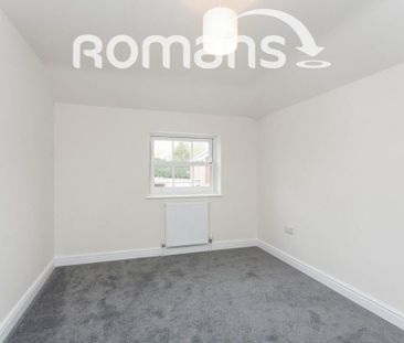 4 bedroom semi-detached house to rent - Photo 4