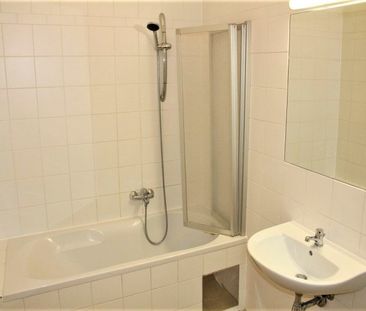 HOLBEINGASSE, 68 m2 Altbau, Wohnküche, 2 Zimmer, WG-geeignet, Kompl... - Foto 3