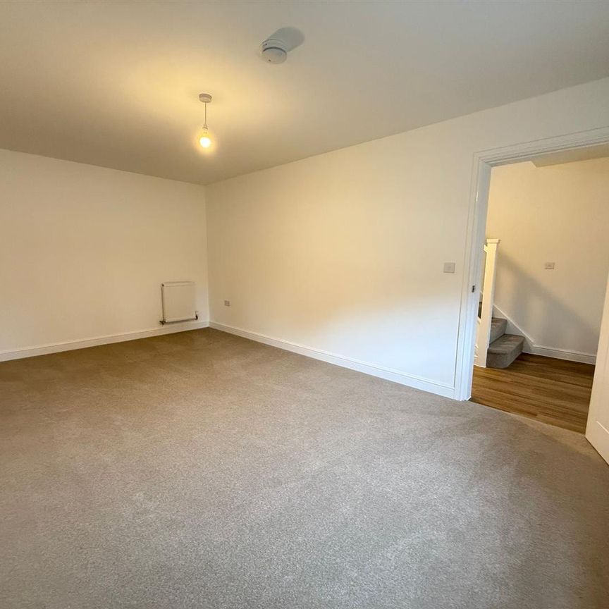 4 Bedroom House To Rent - Photo 1