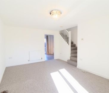 Pearwood Close, Hampton - Photo 1