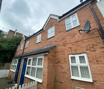 Semi-detached house to rent on - Photo 3