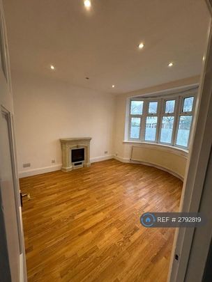 4 bedroom semi-detached house to rent - Photo 1