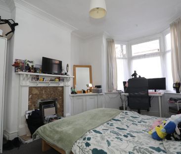 Eastleigh Road (4 bed) - Photo 3