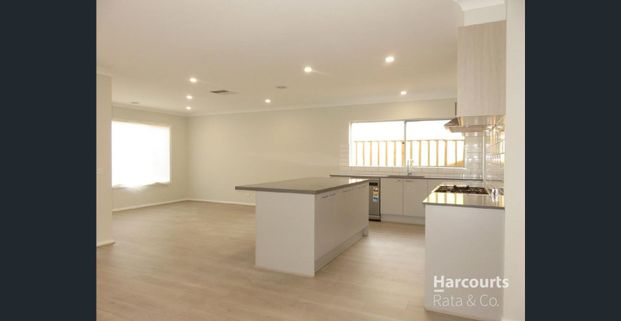 48 Grovedon Circuit, Donnybrook, Vic 3064 - Photo 1