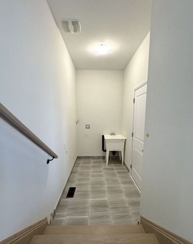 For Lease - 93 Millman Lane, Richmond Hill, Ontario - Photo 2