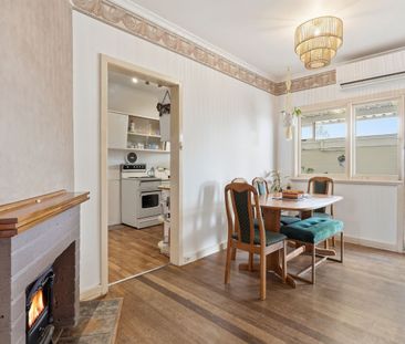 Tidy 3 Bedroom Home in a great location - Photo 6