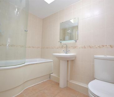 3 bedroom Bungalow To Let - Photo 6