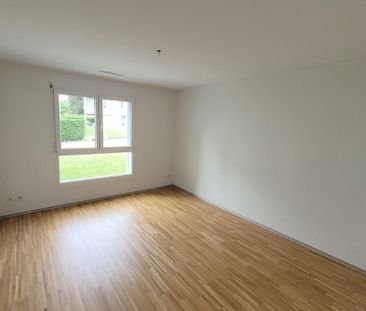 Grosszügige Wohnung mit Gartensitzplatz - Photo 3
