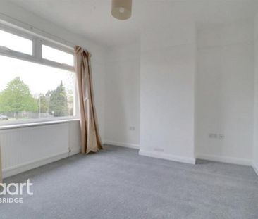 4 bedroom semi-detached house to rent - Photo 3