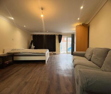 Studio to rent - Photo 6