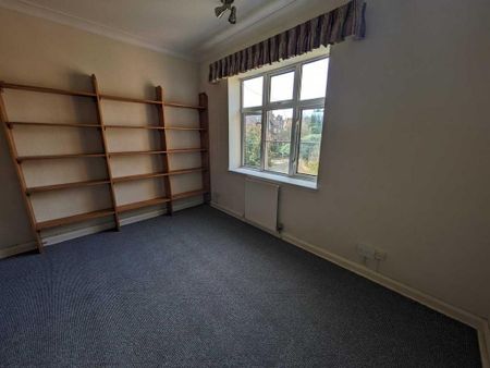 3 bedroom apartment to rent - Photo 4