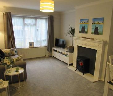 Courtlands - Photo 3