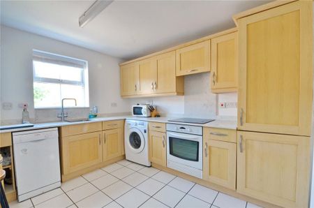 4 bedroom end of terrace house to rent - Photo 5