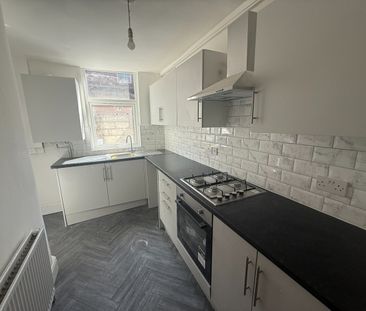 3 Bed Terraced House, Edington St, L15 - Photo 2