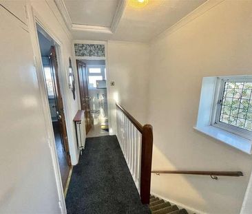 White Haart Roundabout, Northolt, UB5 - Photo 1
