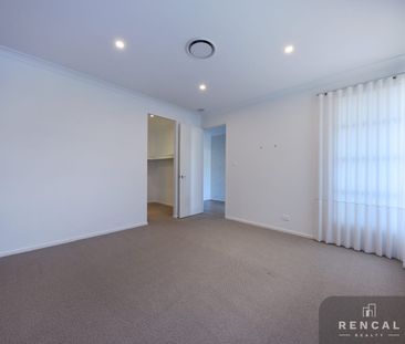 Unique Designed Ex-display Home - Photo 6