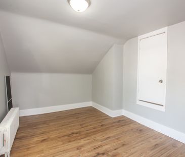 ** ALL INCLUSIVE ** 2 Bedroom Main Unit in Welland!! - Photo 1