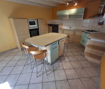 Location Maison 8 pièces 168m² - Photo 3