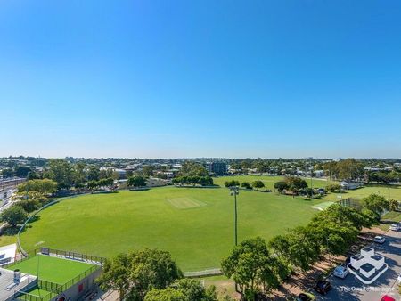 Great views over the Park - Photo 3