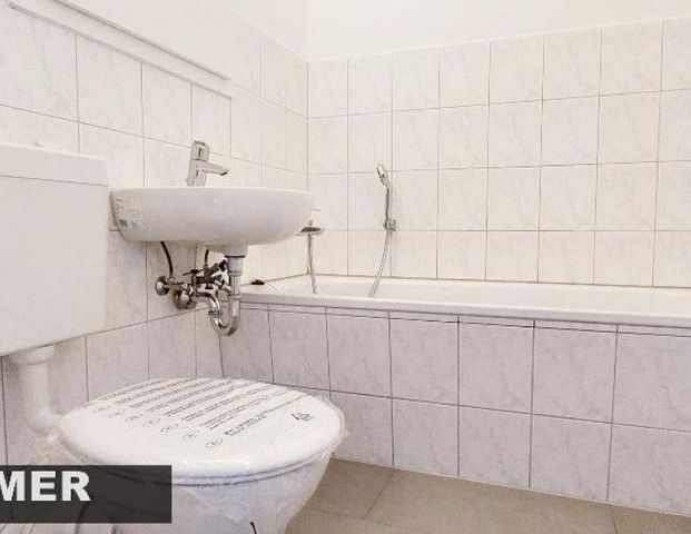 große 3 Zimmer, Balkon, frisch saniert, Aufzug - Photo 1