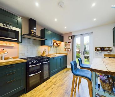 4 bedroom terraced house to rent - Photo 4