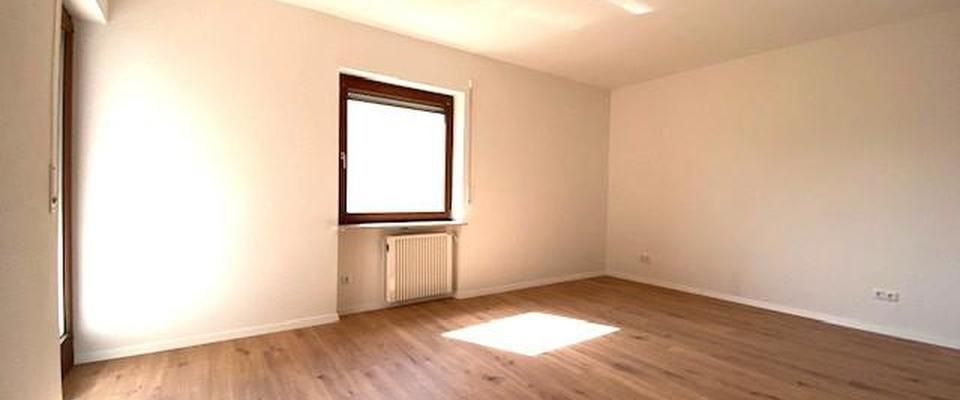 Große EG Wohnung mit 3 Schlafzimmern und Terrasse - Photo 1