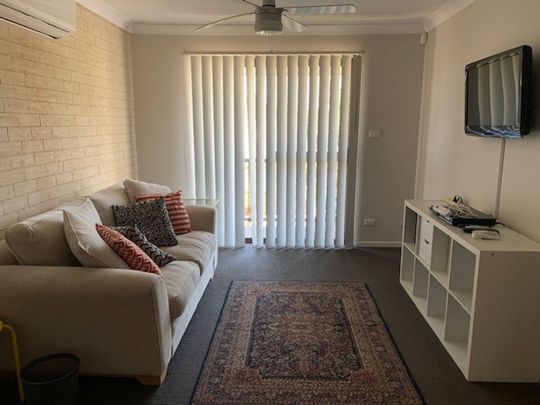 Tamworth Furnished Accommodation - North Tamworth - Photo 1