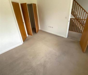 3 bedroom end of terrace house to rent - Photo 3