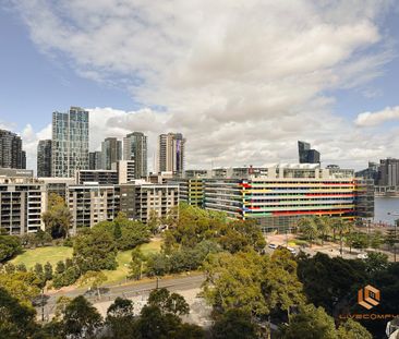 Docklands - Photo 1
