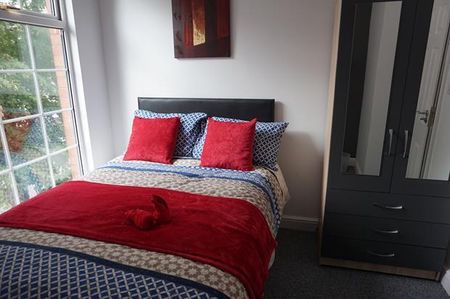 1 bedroom in a house share to rent - Photo 2