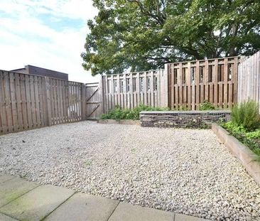 Beatrice Webb Lane, Standish, Gloucestershire, GL10 - Photo 5