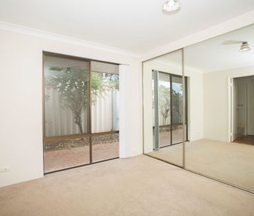 3 Bedroom House with SWIMMING POOL - Photo 3