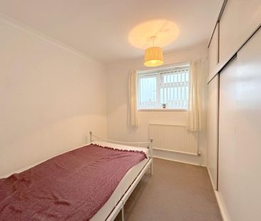 3 bedroom end of terrace house to rent - Photo 4