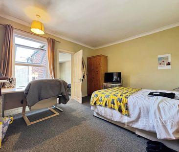 3 bedroom house to rent Dereham Road, Norwich, NR2 - Photo 1