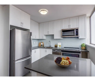 2040 Eglinton Avenue West — Studio - Photo 1