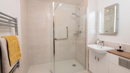 1 bedroom retirement property to rent - Photo 5