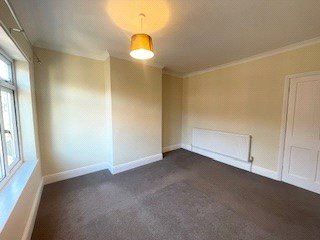 2 bedroom house to rent Loscoe Road, Heanor, Derbyshire, DE75 - Photo 2