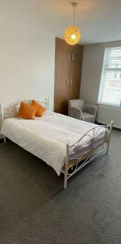 4 bed house share to rent in Eglesfield Road, South Shields, NE33 - Photo 1