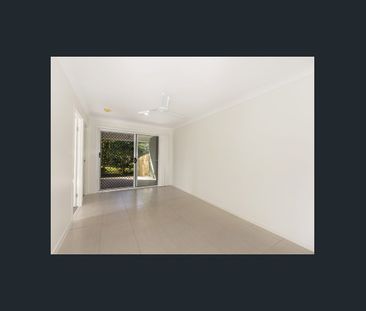 EASY LIVING 2 BEDROOM HOME WAITING FOR YOU TO MOVE IN! - Photo 1