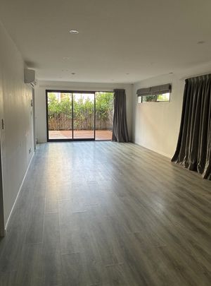 Beautiful 4 Bedroom 4 Bathroom House - Photo 1