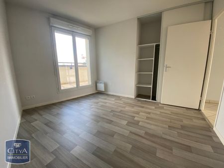 Location Appartement 4 pièces 76m² MAUBEUGE 59600 - Photo 4