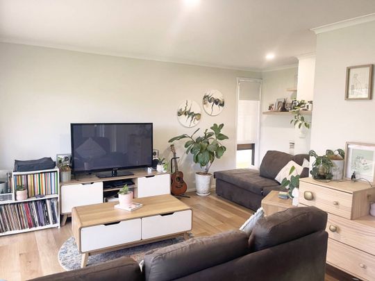 Spacious Family Home in the Heart of Jamberoo - Photo 1