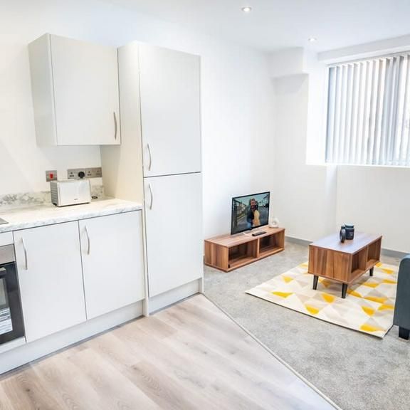 1 bedroom serviced apartment to rent - Photo 1