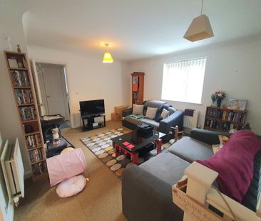 2 bedroom flat to rent - Photo 3
