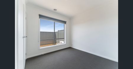 **RECEIVE ONE MONTH’S FREE RENT, ASK US HOW! Brand New 3-Bedroom Home for Lease – Cobblebank - Photo 4