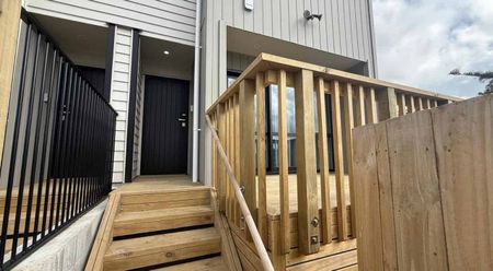 Modern, Stylish & Perfectly Located – Brand New 4-Bedroom Home in Māngere East - Photo 5